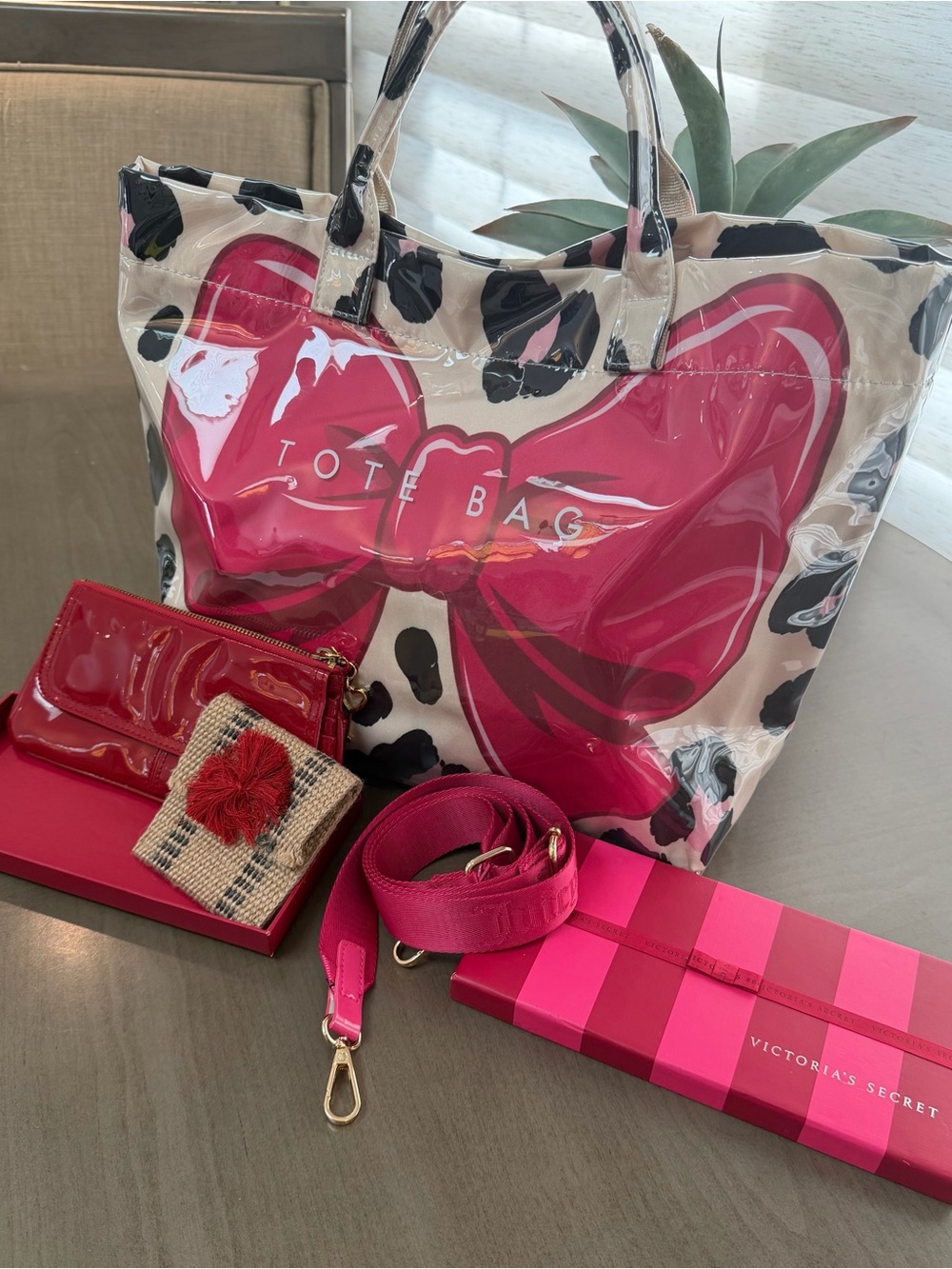 Happy RED/PINK 4FER Viral Tote +Juicy Strap+Vickys Secret Wallet + anthro pouch! - Picture 10 of 14